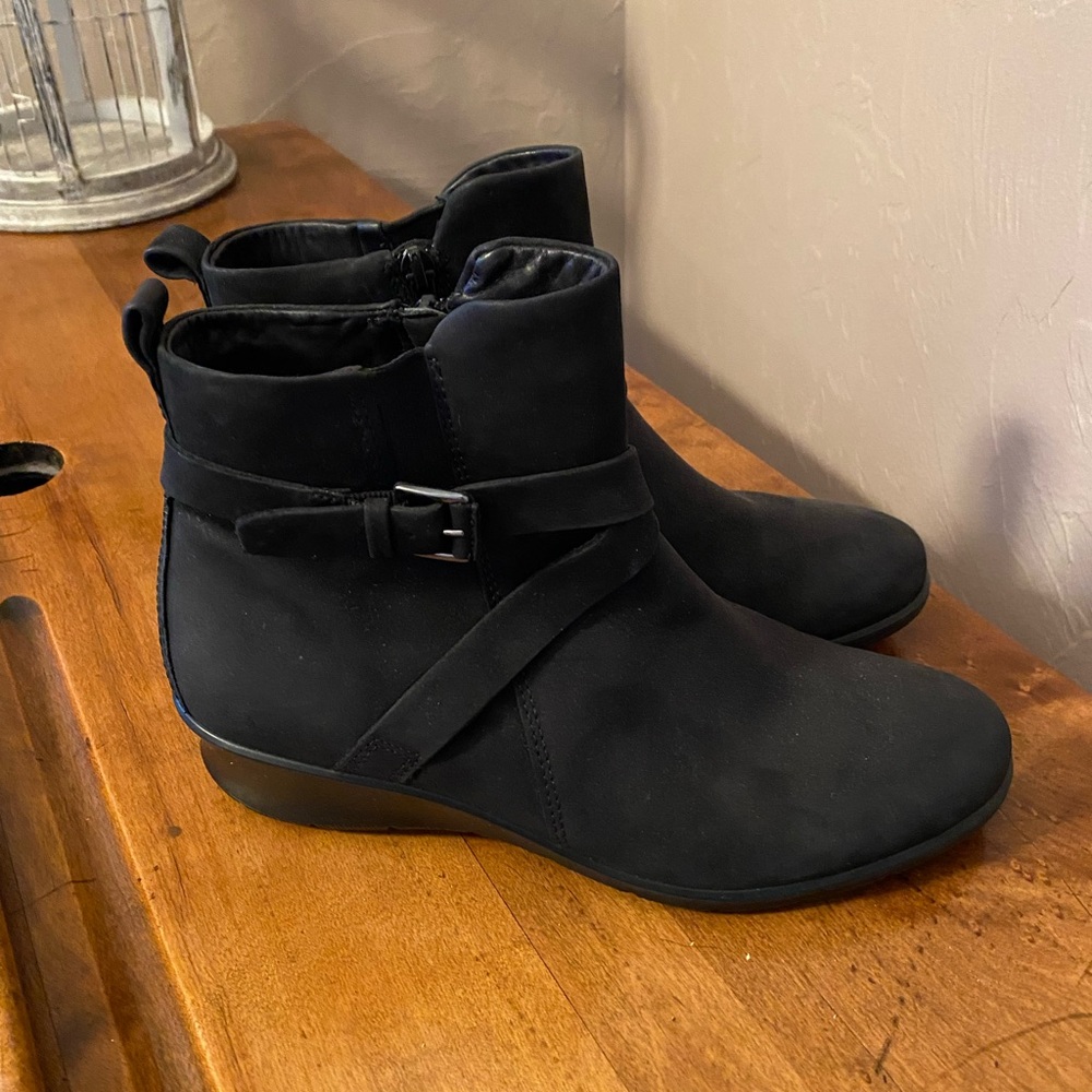 Ecco Nubuck Leather Mid-Cut Cushion Zip Comfort Ankle Boots Sz 8/8.5 Black